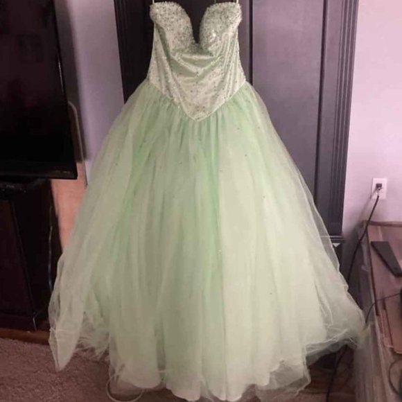Size 10 Mint Green Strapless Sweetheart Dress/Gown - Picture 1 of 2